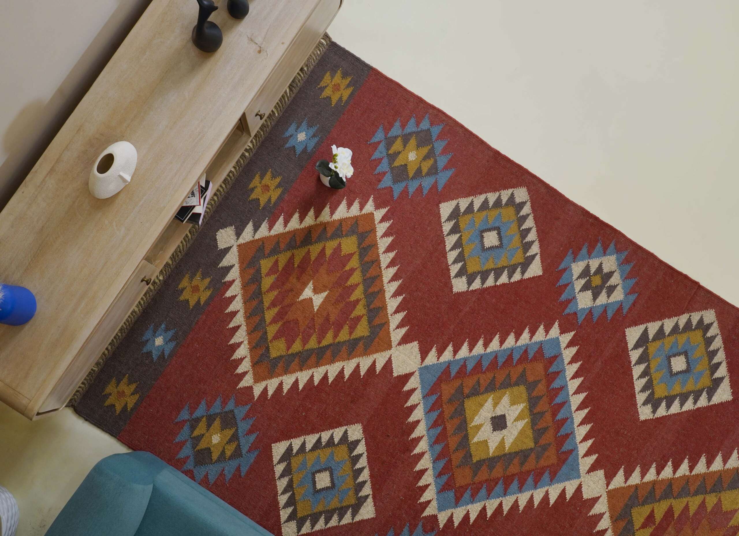 Classic Wool Jute Kilim Rug Neutral Border Pattern Style