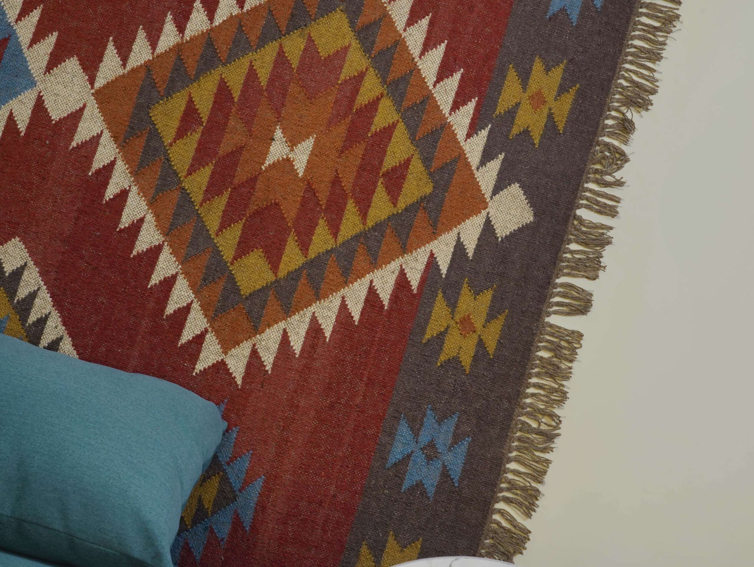 Classic Wool Jute Kilim Rug Neutral Border Pattern Style