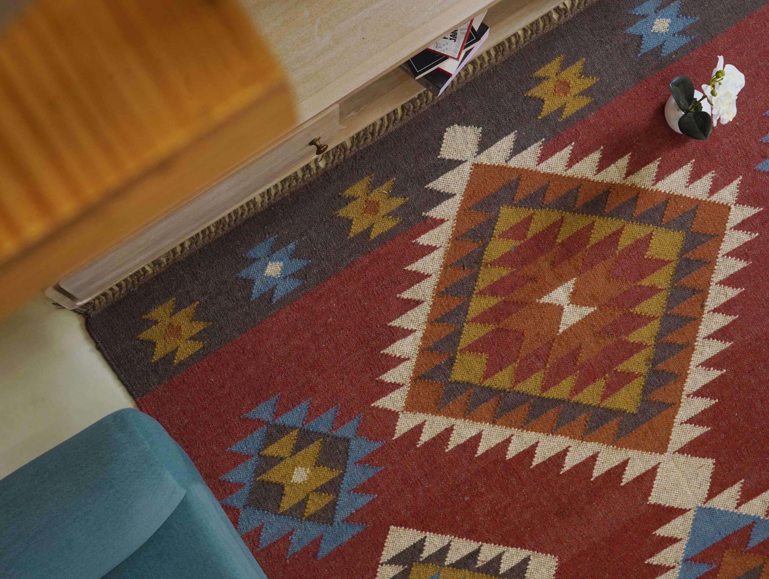 Classic Wool Jute Kilim Rug Neutral Border Pattern Style